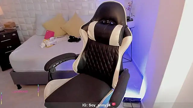 anny rouse24 online show from February 2026 02:19:01 AM