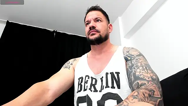 musclemonster31 online show from September 2025 11:21:01 PM