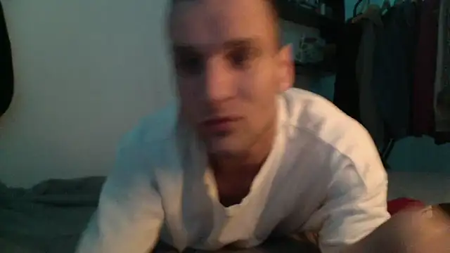 Snapshot of ETHAN_MOORE chatting on June 2026 01:45:01 AM ETHAN MOORE online show from June 2026 01:45:01 AM