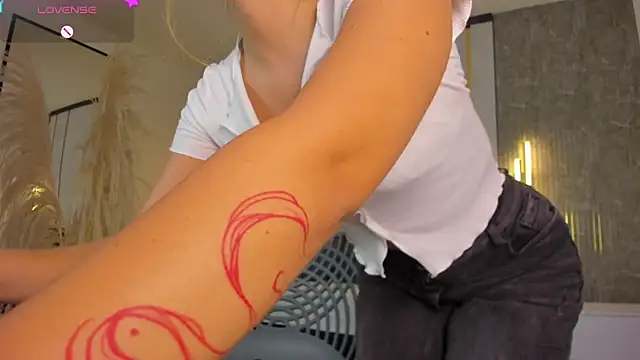 riley sierra online show from December 2025 12:47:01 PM