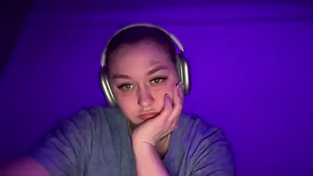 Isabel-Bailey online show from October 2025 09:24:02 PM