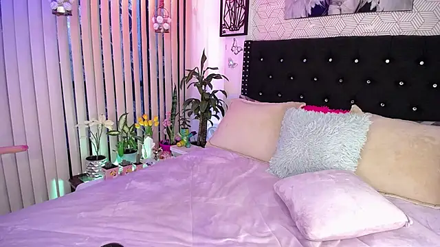 Danna Ferri online show from March 2025 06:23:01 PM