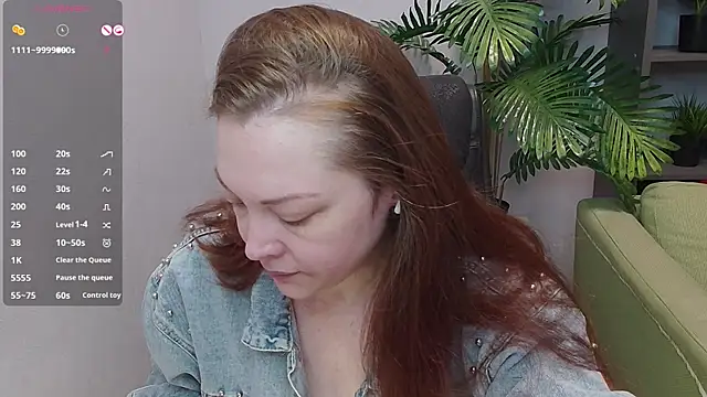 Snapshot of CutieGinger chatting on October 2025 03:10:02 PM CutieGinger online show from October 2025 03:10:02 PM