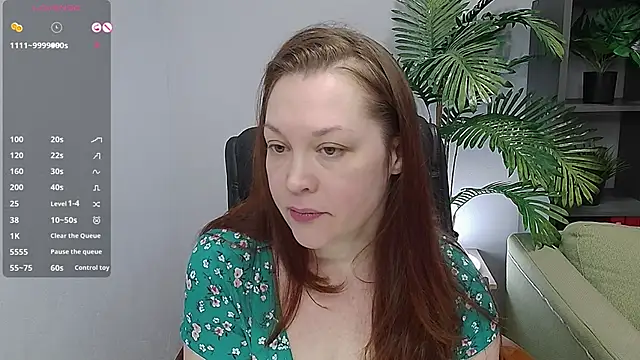 Snapshot of CutieGinger chatting on November 2025 12:37:01 PM CutieGinger online show from November 2025 12:37:01 PM