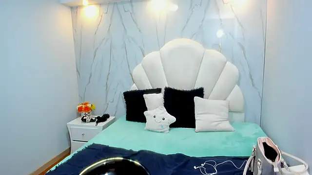 Rosalinda Cortez online show from March 2025 04:24:02 PM