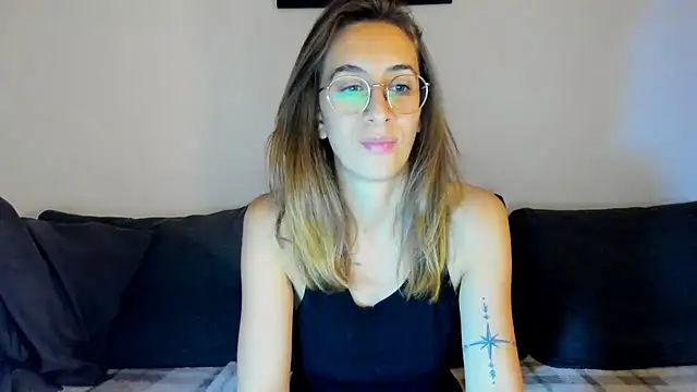 DesireMore90 online show from October 2025 09:57:01 PM