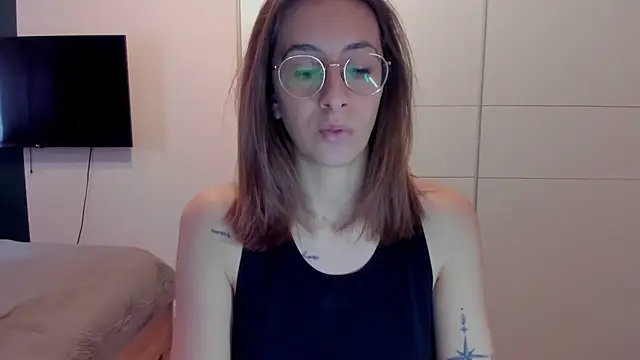 Snapshot of DesireMore90 chatting on March 2026 01:17:02 PM DesireMore90 online show from March 2026 01:17:02 PM