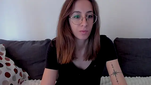 Snapshot of DesireMore90 chatting on May 2026 09:15:01 AM DesireMore90 online show from May 2026 09:15:01 AM