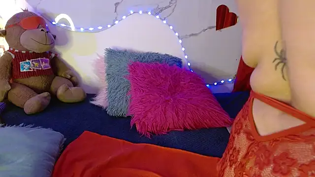 juanitared online show from October 2025 12:01:02 AM