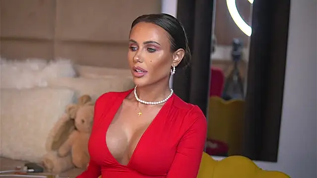 AnaisBellas online show from December 2024 06:45:01 PM