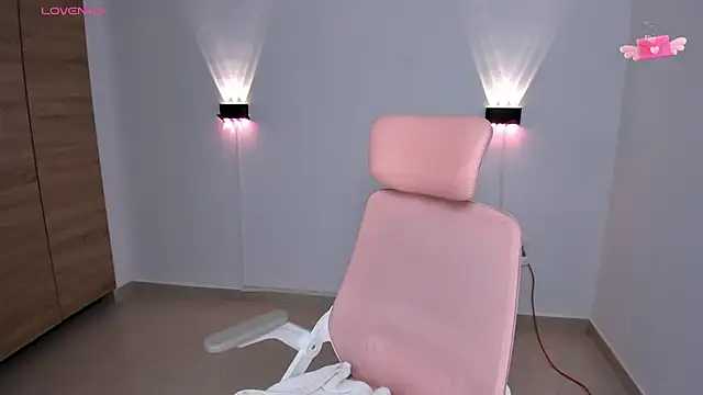 emily villamil online show from February 2025 11:36:02 PM