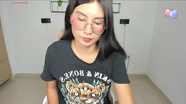 Snapshot of emily_villamil chatting on July 2026 09:39:02 PM emily villamil online show from July 2026 09:39:02 PM