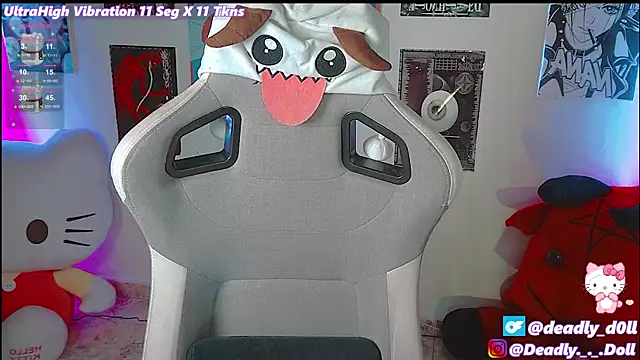 Snapshot of Deadly_Doll chatting on December 2024 02:01:01 AM Deadly Doll online show from December 2024 02:01:01 AM