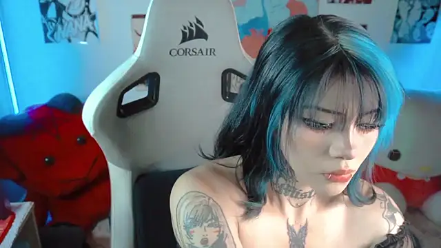 Snapshot of Deadly_Doll chatting on November 2025 09:35:02 PM Deadly Doll online show from November 2025 09:35:02 PM