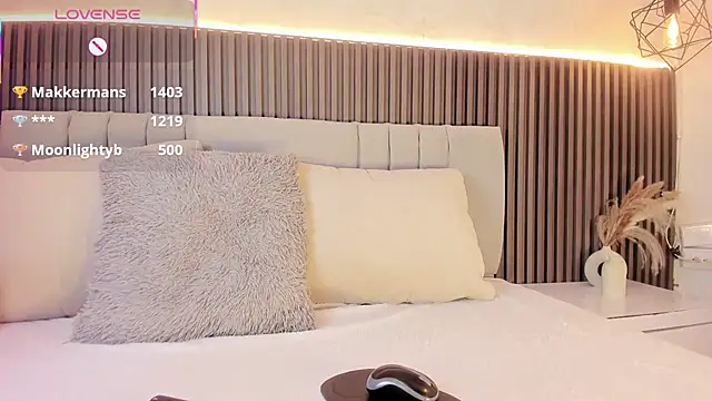 SHANONCLARK online show from October 2025 07:11:01 PM