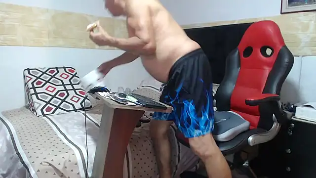 VALENTINO1983  online show from November 2025 04:20:02 PM