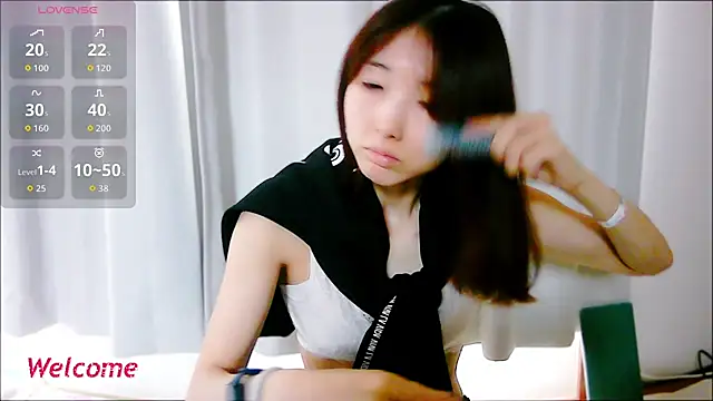 Love me Eri  online show from October 2025 12:19:01 AM