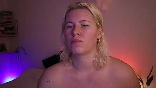 moonamii online show from January 2025 01:31:01 PM