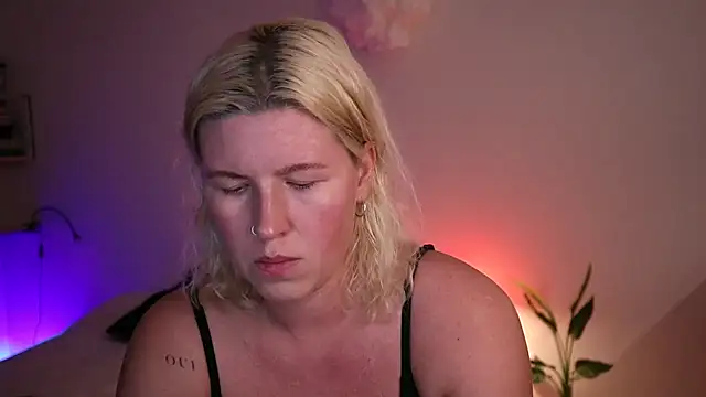 moonamii online show from January 2025 06:24:01 PM