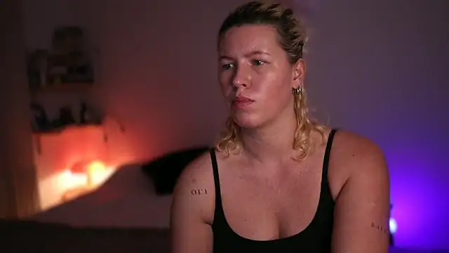 moonamii online show from March 2025 06:34:01 PM