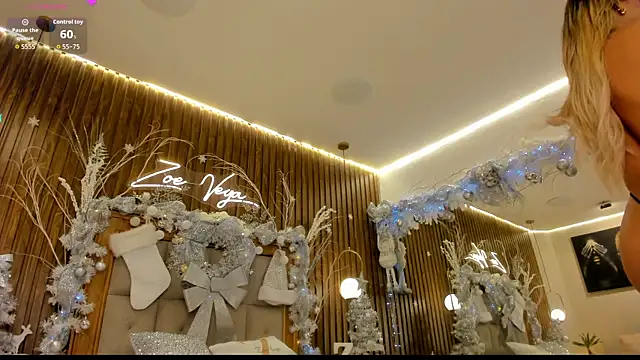 Zoevegass online show from November 2025 05:02:01 PM