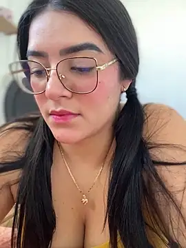 Lia flowers online show from January 2025 08:56:02 PM