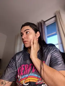 Lia flowers online show from February 2025 11:03:02 PM