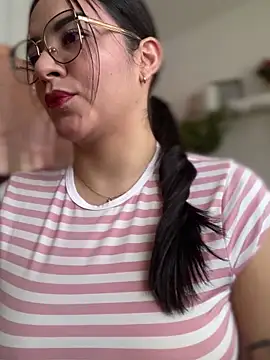 Lia flowers online show from February 2025 07:41:02 PM