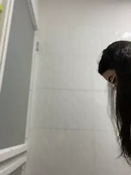 Lia flowers online show from February 2025 03:29:01 AM