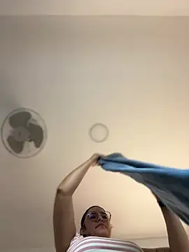 Lia flowers online show from March 2025 10:54:01 PM