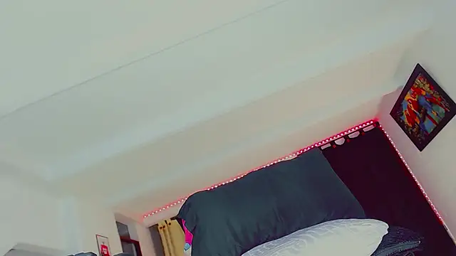 candy kendall online show from December 2025 04:41:04 AM