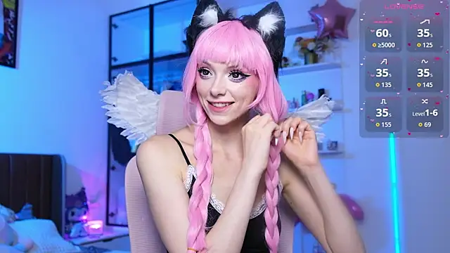 HolliWould  online show from May 2026 01:07:02 PM