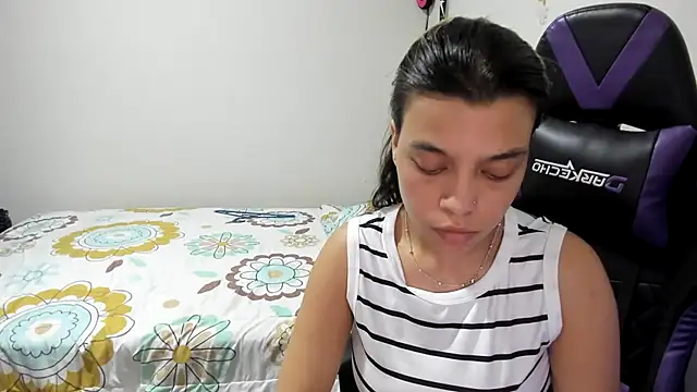 Snapshot of LuisaReyes_2911 chatting on May 2026 01:55:01 AM LuisaReyes 2911 online show from May 2026 01:55:01 AM
