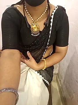 Snapshot of Mallu-Gayathri_Arun chatting on October 2025 05:52:01 AM Mallu-Gayathri Arun online show from October 2025 05:52:01 AM