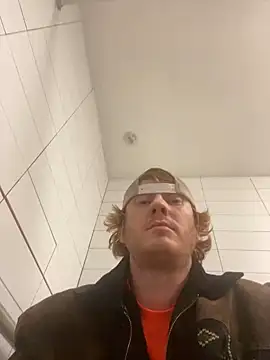 Snapshot of hottestcouplevaa chatting on December 2024 03:52:02 AM hottestcouplevaa online show from December 2024 03:52:02 AM