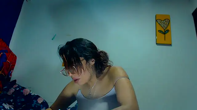 AmaraRoberts420 online show from December 2024 08:51:01 PM