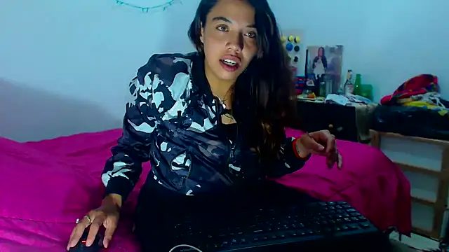 AmaraRoberts420 online show from December 2024 04:56:02 AM