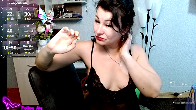 BeatriksS online show from November 2025 02:10:02 PM