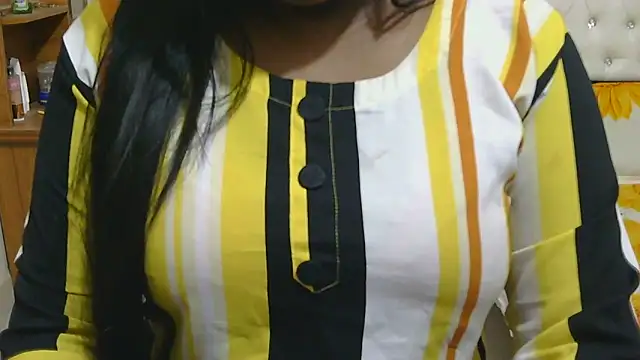 Snapshot of esita_1212 chatting on February 2026 03:10:01 PM esita 1212 online show from February 2026 03:10:01 PM