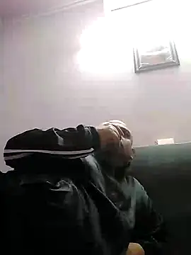 Dick 6inches online show from December 2024 02:15:01 PM