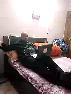 Dick 6inches online show from December 2024 09:43:02 AM