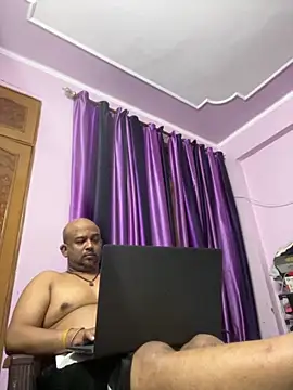 Dick 6inches online show from October 2025 02:18:02 PM