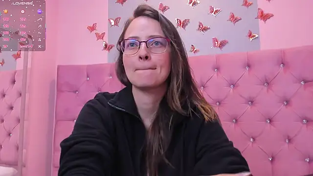 AmbeerWood  online show from September 2025 11:48:01 AM