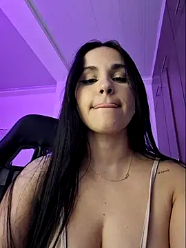 Snapshot of heyshaa chatting on February 2025 07:48:02 PM heyshaa online show from February 2025 07:48:02 PM