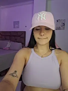 Snapshot of heyshaa chatting on November 2025 08:43:01 PM heyshaa online show from November 2025 08:43:01 PM