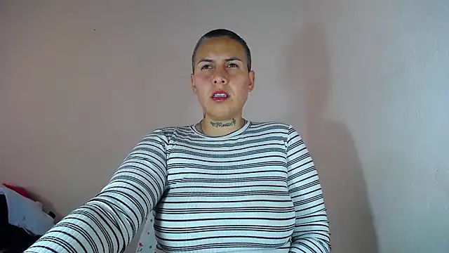 Yessi rousse online show from December 2024 12:01:01 PM