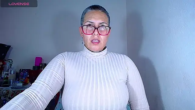 Yessi rousse online show from December 2024 10:21:02 PM