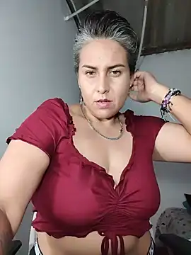 Snapshot of Yessi_rousse chatting on June 2026 10:29:01 PM Yessi rousse online show from June 2026 10:29:01 PM