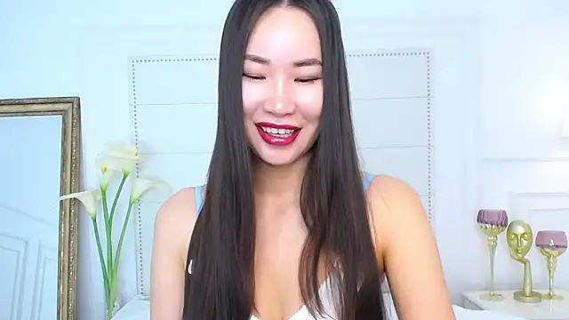 NaomiYuu online show from December 2024 02:21:02 AM