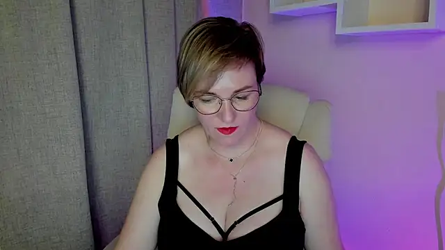 Snapshot of feliziaDesire chatting on July 2026 06:01:02 PM feliziaDesire online show from July 2026 06:01:02 PM